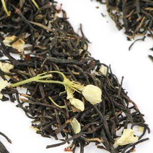 фото - Черный чай с жасмином, юньнаньский красный чай Дянь Хун Мао Фэн
