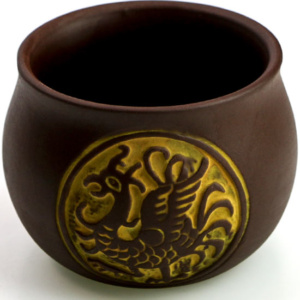 фото - Чашка глиняная  “Дракон и Феникс” Suzaku коричневая 80 мл.