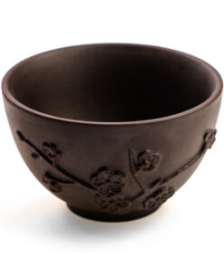 фото - Пиала для чая “Сливовая ветка”  черная исинская глина 80 мл