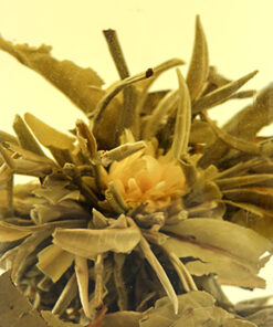 фото - Связанный чай, белый чай с личи и хризантемой, чайный шарик