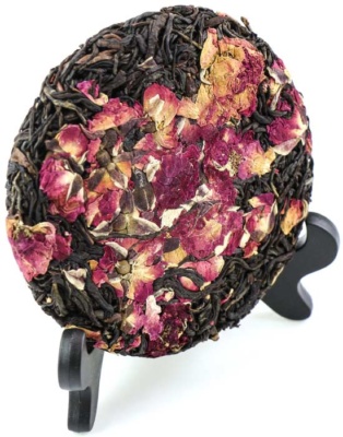 фото - Крупнолистовой черный чай Юннань с махровой красной розой 100г