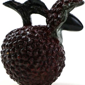 фото - Личи с огрызком (видимо гусеница не доела) меняет цвет размер 7х4х7см