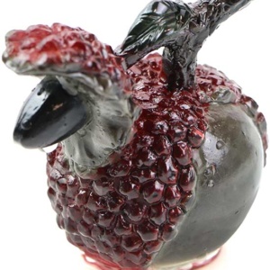 фото - Личи с огрызком (видимо гусеница не доела) меняет цвет размер 7х4х7см