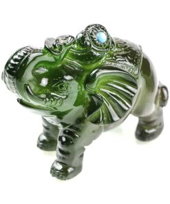 фото - слон меняет цвет. Зеленый