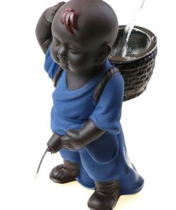 фото - Фігурка для чайної церемонії Пісяючий хлопчик із ситом, синій, 7х9х15 см