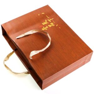 фото - Подарунковий набір з чаєм та сервізом