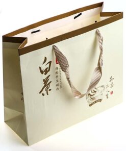 фото - пакет подарочній 27х23х10